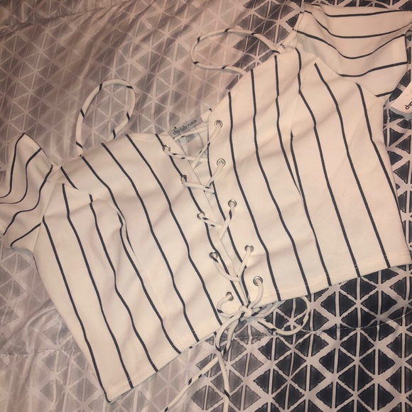 Off the shoulder crop top - Picture 4 of 4